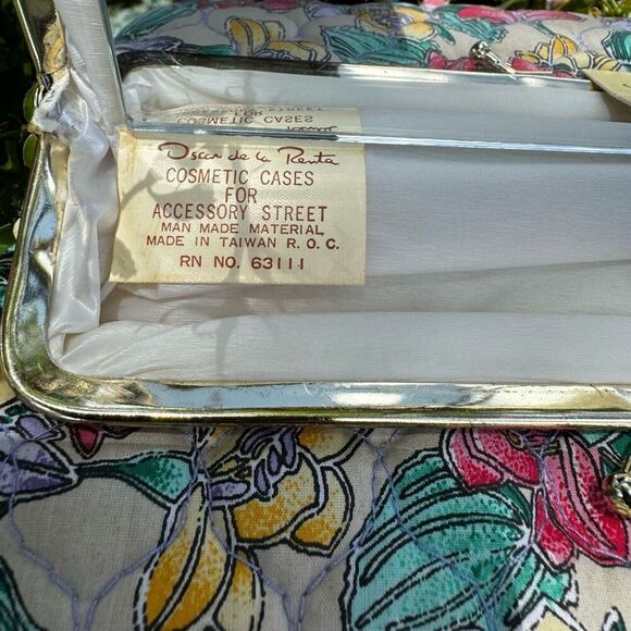 Oscar de la Renta Vintage Floral Cosmetic Bag NWT - Picture 13 of 14
